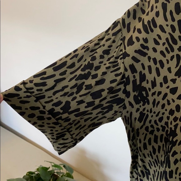 Animal print oversized collared shirt - Picture 4 of 5